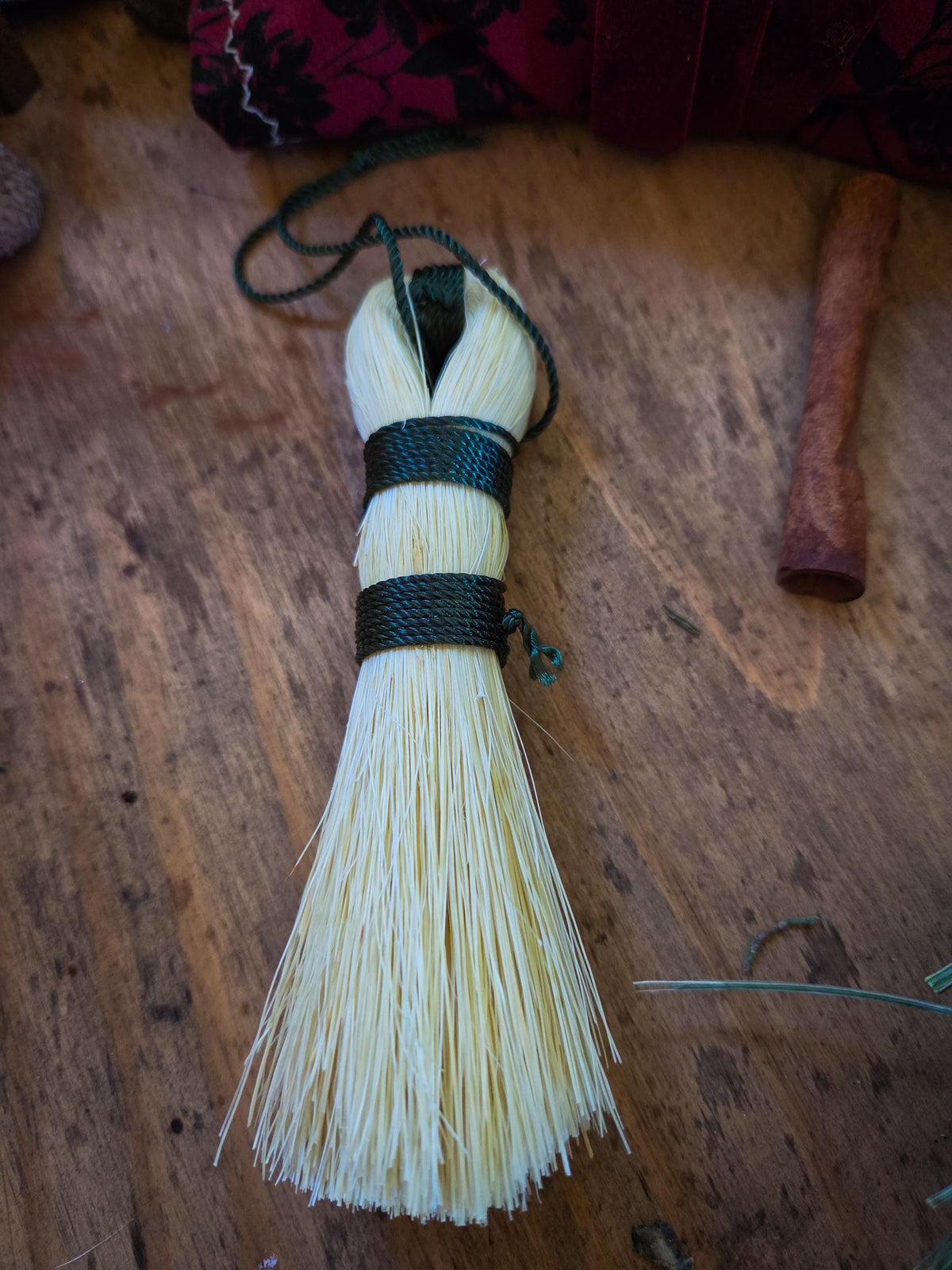 Mushroom brush, tampico fiber veggie brush