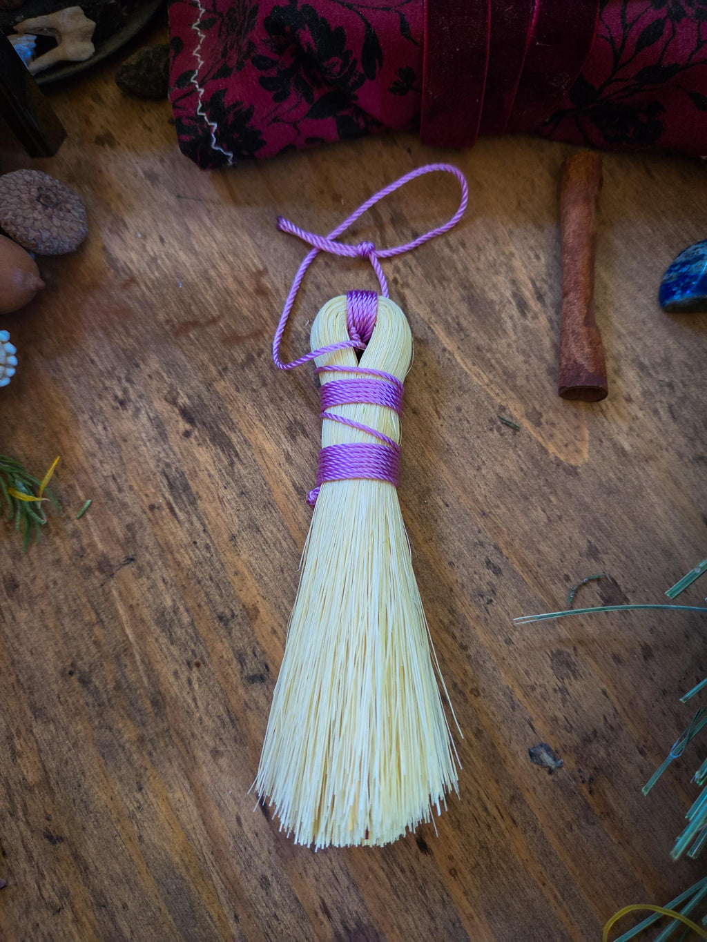 Mushroom brush, tampico fiber veggie brush