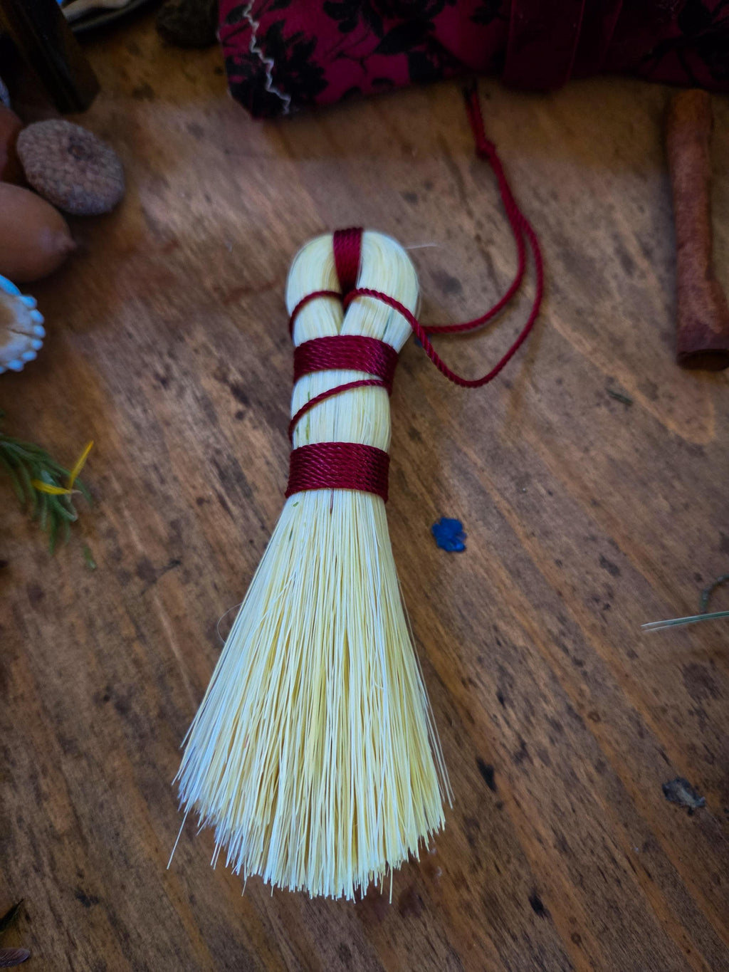 Mushroom brush, tampico fiber veggie brush