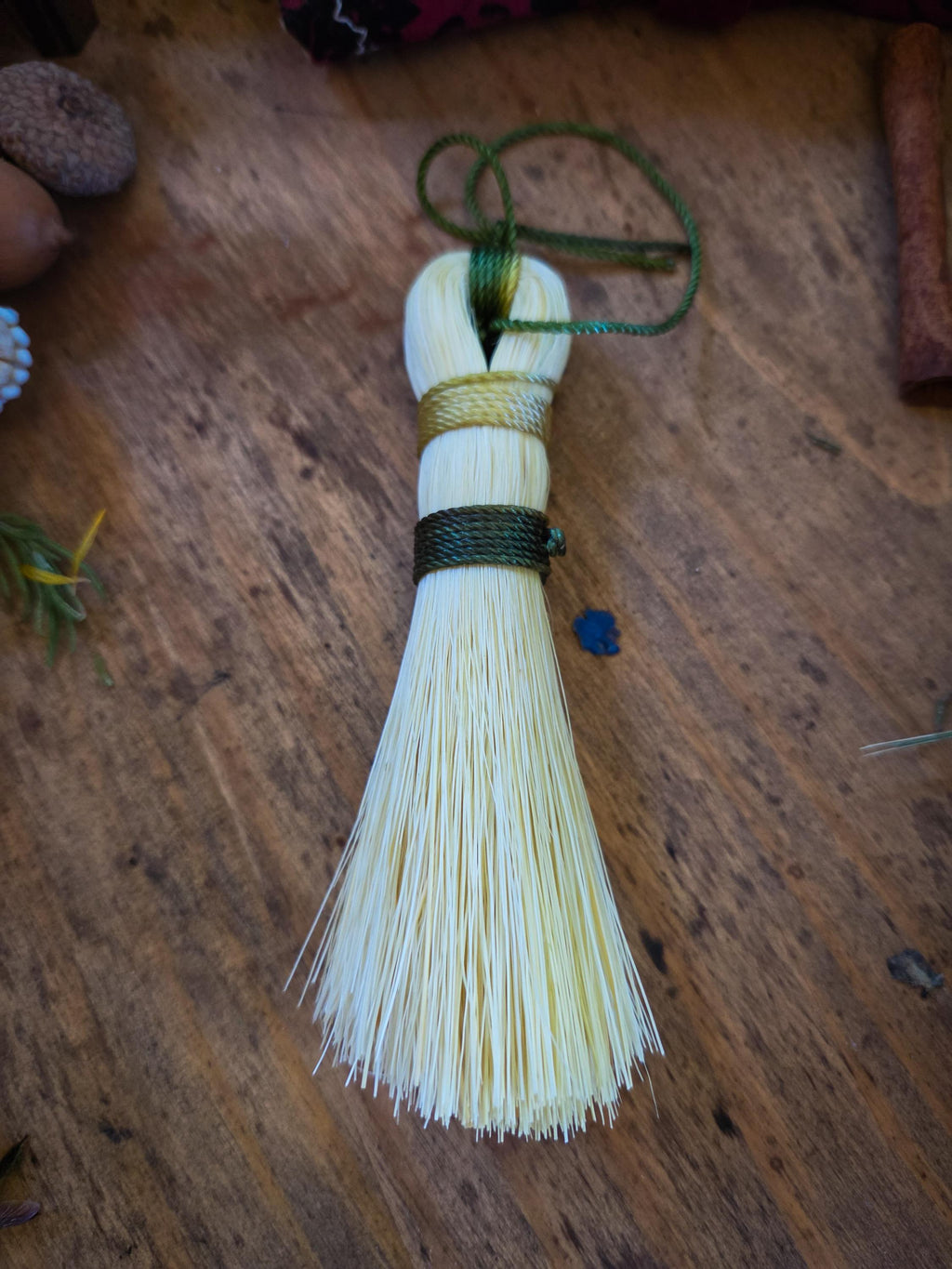 Mushroom brush, tampico fiber veggie brush